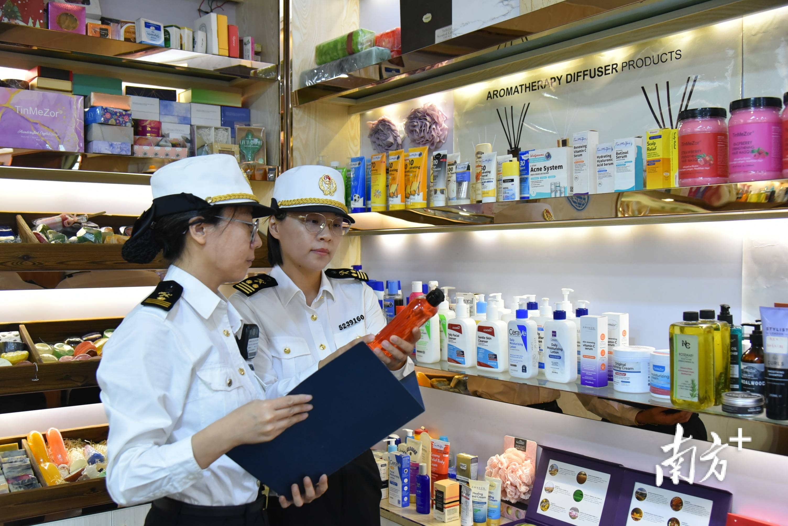 经济” 国货美妆“保湿”出圈AG真人国际网站抢滩“冬日