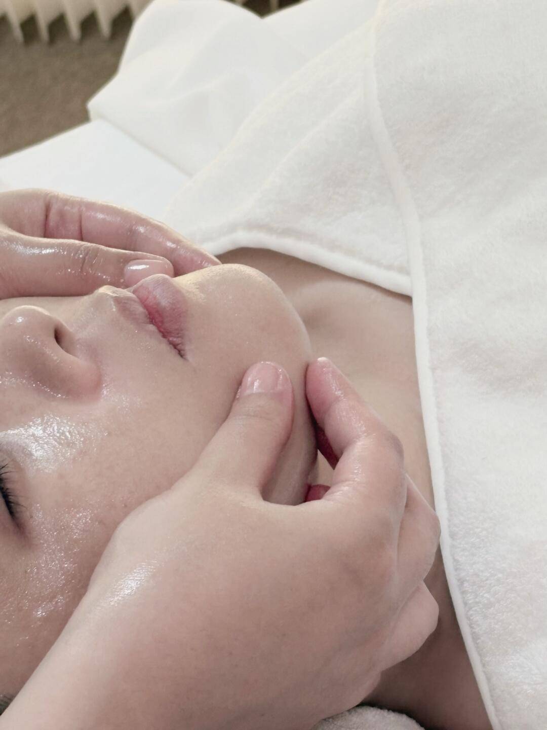 全球最贵护肤品榜单让你目瞪口呆！AG真人app这些护肤品牌的价格(图2)