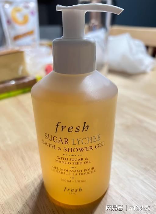 克星实测！6 款换季锁水养出水光肌！ag真人平台第一游戏沐浴露推荐假滑(图3)