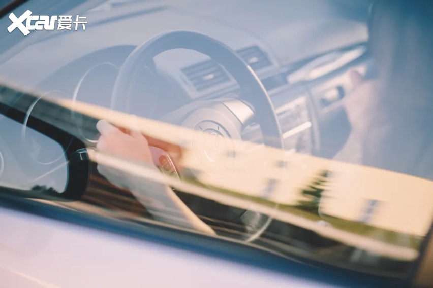 的烫怎么降温才靠谱？AG真人夏天座椅晒(图3)